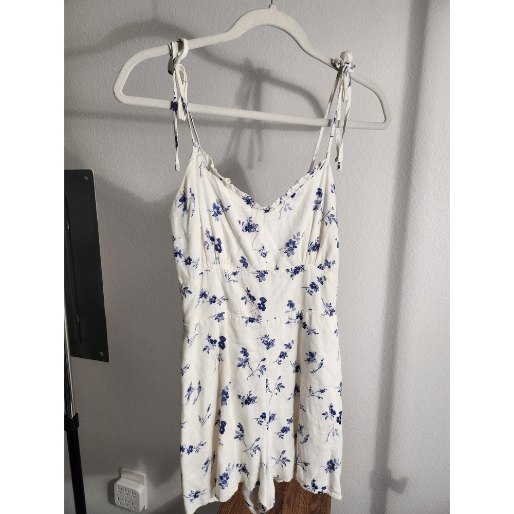 Abercrombie & Fitch Floral Romper XS White Blue Adjustable Straps Smocked Casual